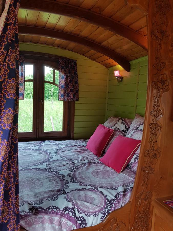 La Hoguette La Roulotte De Pommette Et Billy Bed & Breakfast エクステリア 写真